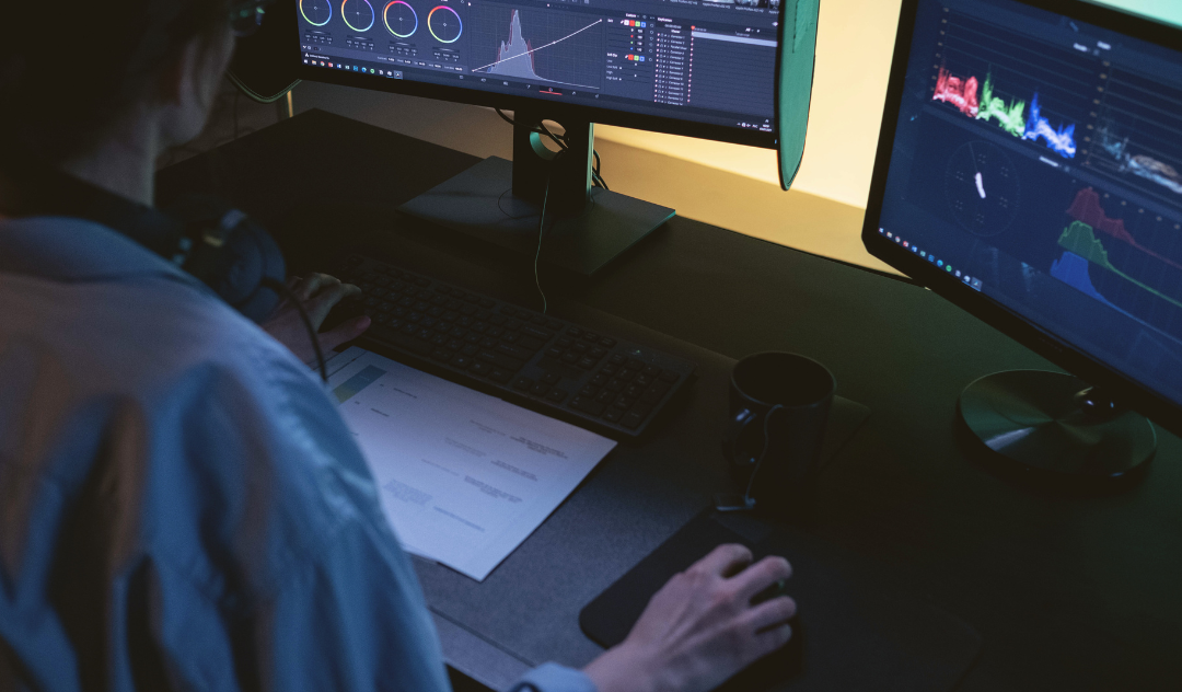 Person on a computer. Rice University’s Human Computer Interaction and Human Factors