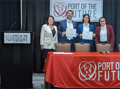 Rice University Master of Energy Economics students accepting Port of the Future Award